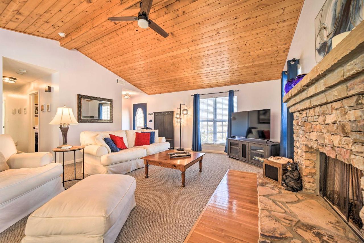 Cozy Sapphire Resort Home With Deck And Mountain Views Exterior foto